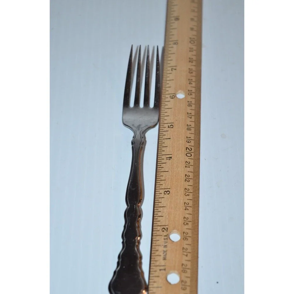 Oneida Stainless‎ Satinique Dinner Fork  7 3/8